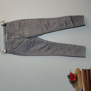 OLD NAVY Animal Rockstar Jean 4 Petite